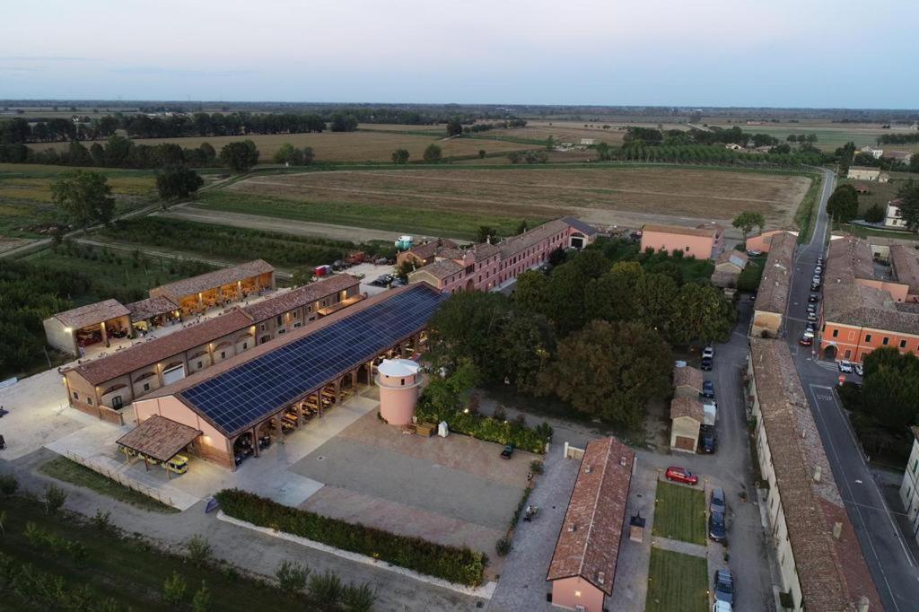 Agriturismo Pizzavacca Villanova sull'Arda Luaran gambar