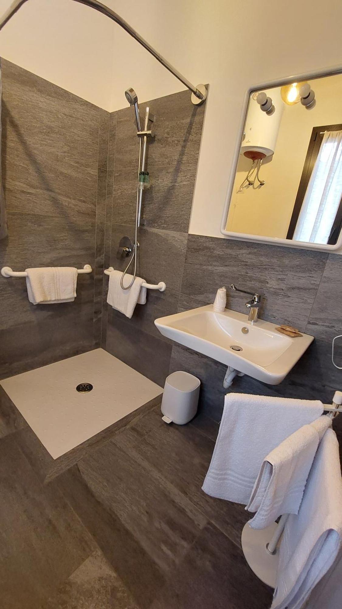 Agriturismo Pizzavacca Villanova sull'Arda Luaran gambar